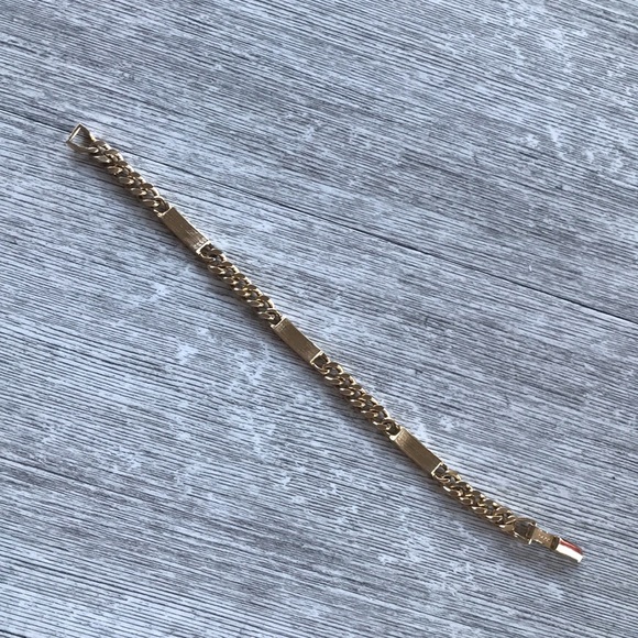 Vintage 1978 Avon Trazarra Gold Tone Dark Red Enamel Chunky Chain Bracelet 7⅞ - Picture 2 of 6